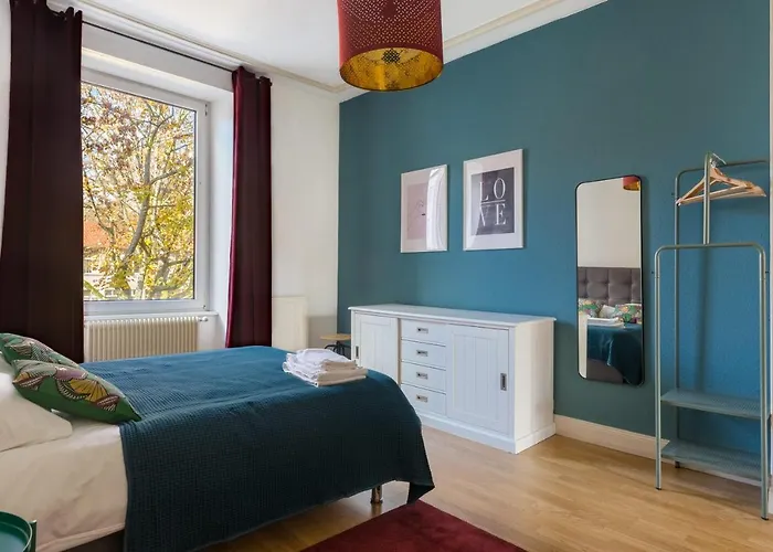 Travel Homes - The Wooden, Spacieux & Bon Quartier